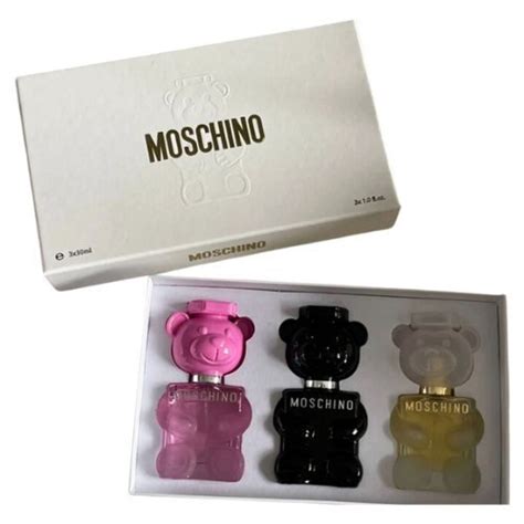 moschino mini gift set.